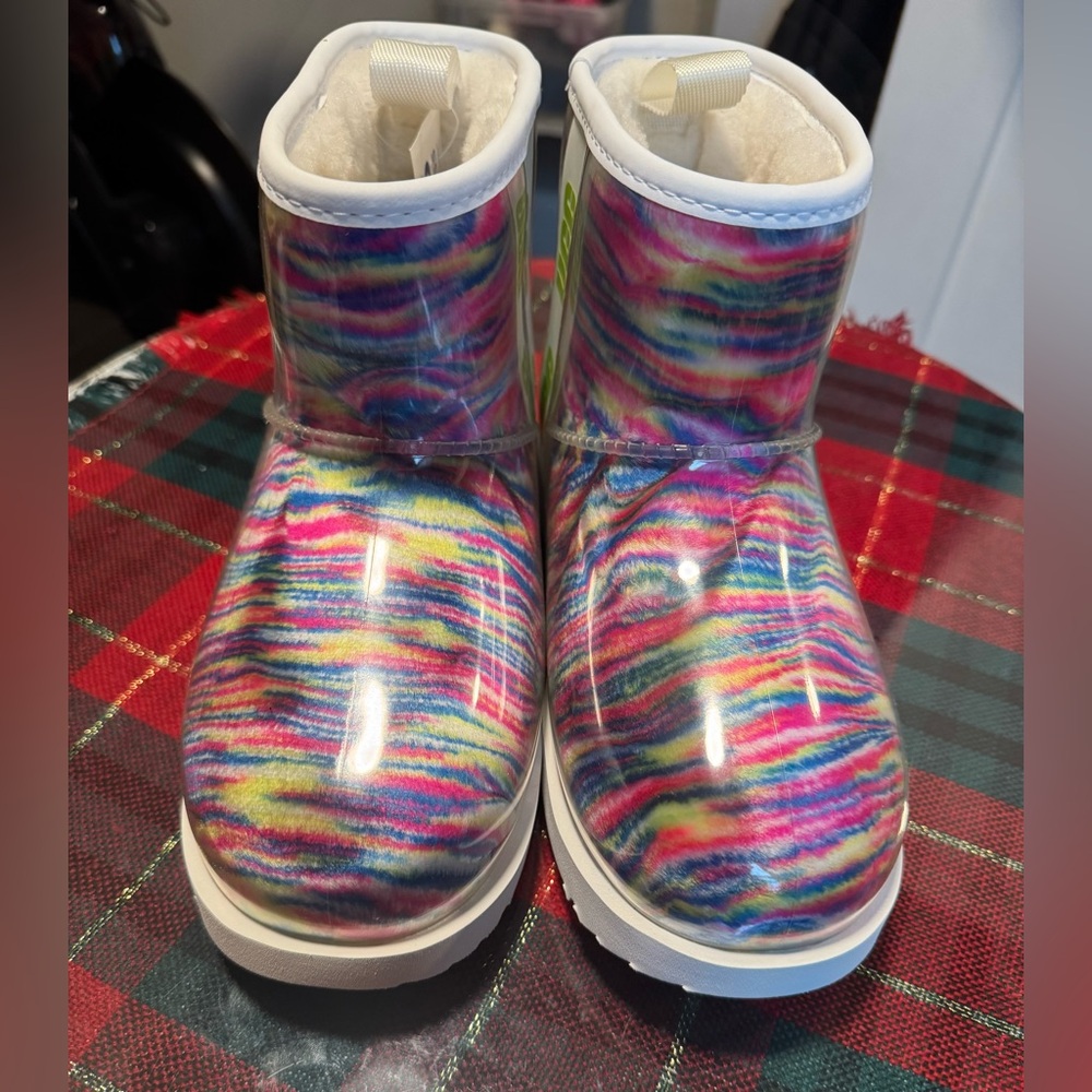 UGG Clear boots size 5Y